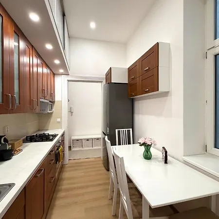 Cozy In Old Town Apartman *